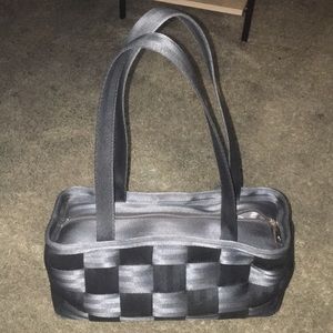 Harvey’s Seatbelt bag